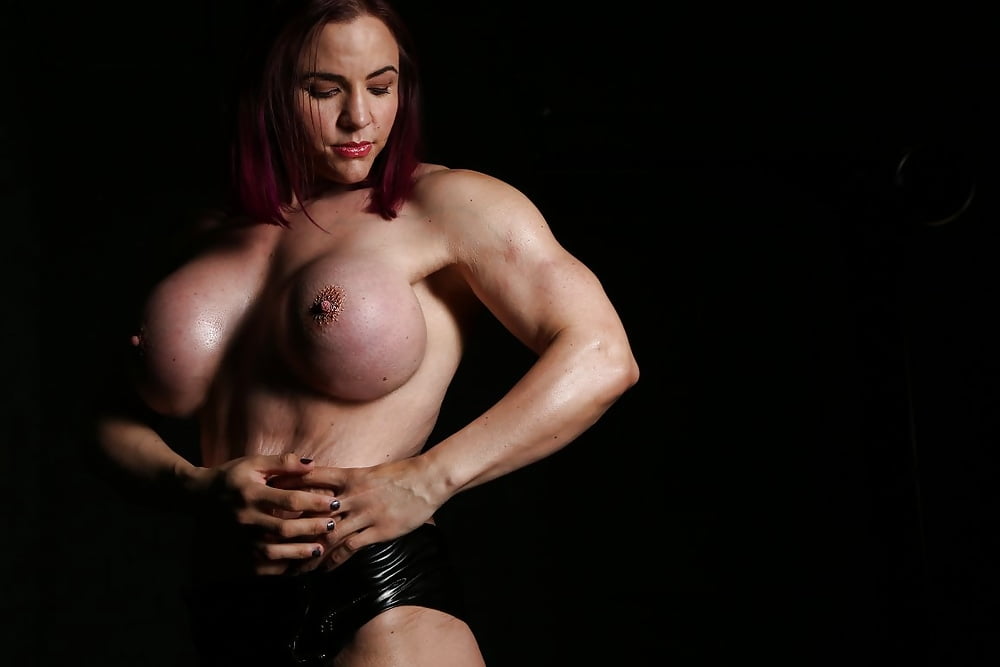 crazy muscle bitch tabbyanne big tits big clit