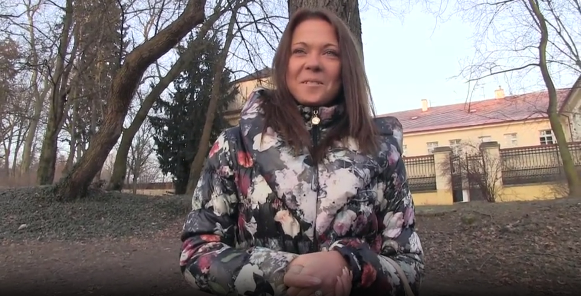 🇨🇿 Brigádnice👧🏻 Angela nastavila(‿ˠ‿) public agentovi 🕵️😜😜👍🔥
